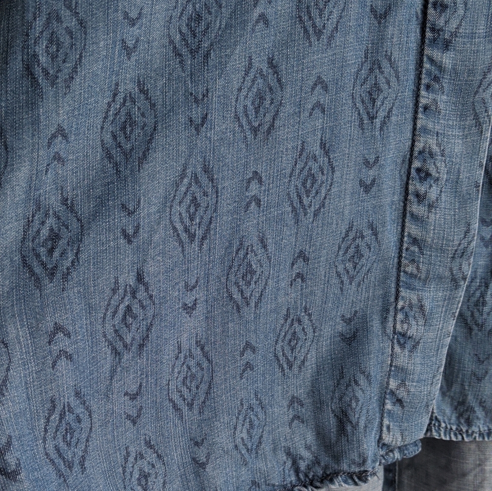 Cloth & Stone Printed Split Back Buttondown - image 4